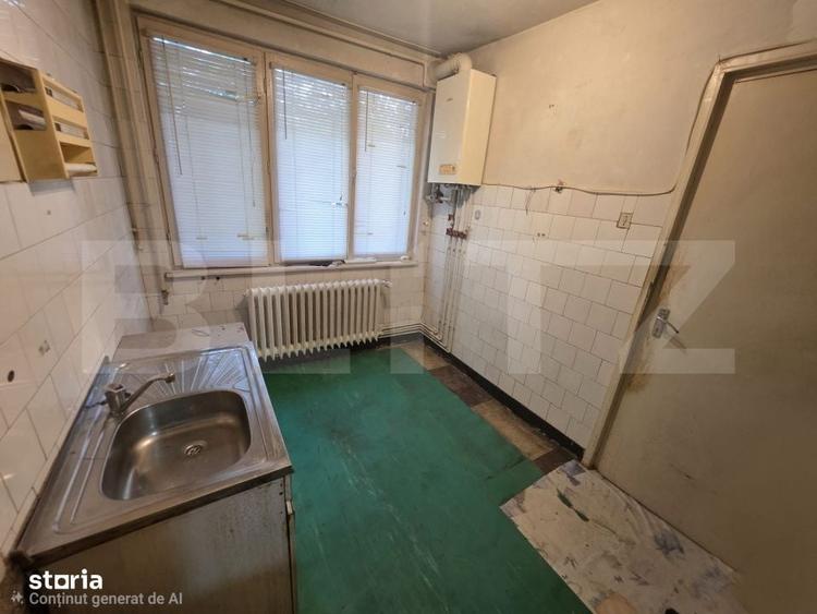 Apartament cu 3 camere decomandat în Tudor