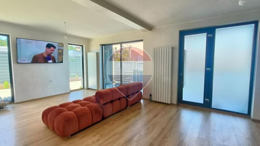 Casă cu 4 camere cu Teren 321 Mp în Port