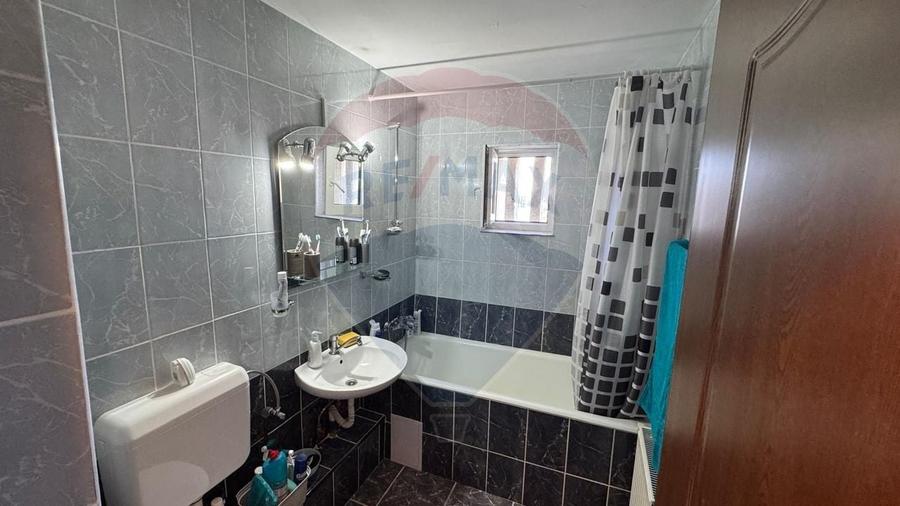 Apartament cu 3 camere decomandat, mobilat în Ultracentral