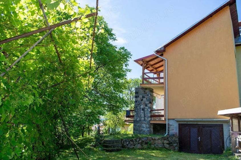 Casă cu 7 camere cu Teren 1200 Mp în Central
