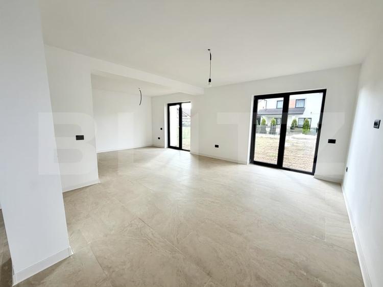 Duplex cu 4 camere cu Teren 320 Mp în Cetate