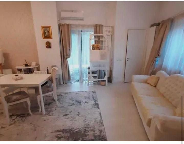 Garsonieră decomandată în Herăstrău