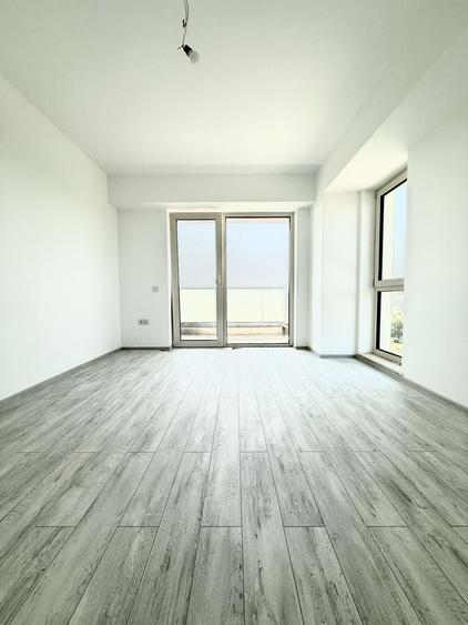 Apartament cu 3 camere decomandat în Rediu