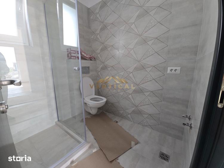 Casă cu 3 camere cu Canalizare în Vărăști