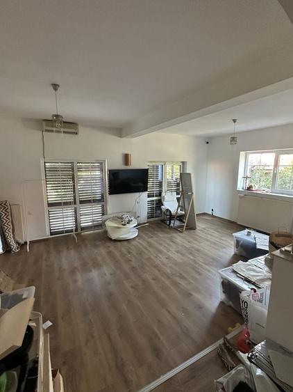 Casă cu 3 camere cu Teren 1000 Mp în Central