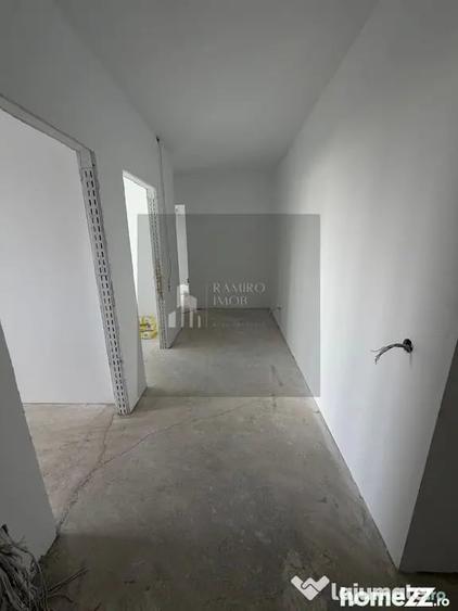 Apartament cu 3 camere decomandat în Mihai Bravu