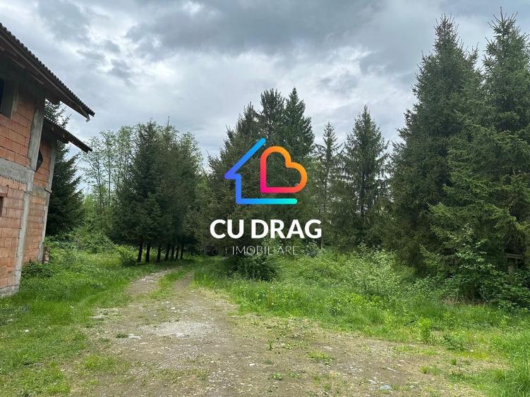 Casă individuală cu 22 camere cu Canalizare în Periferie