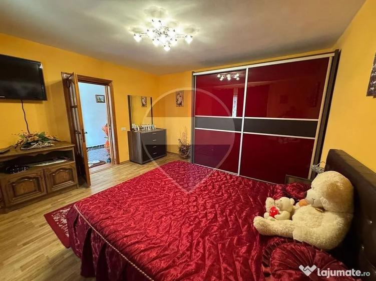 Casă cu 6 camere cu Teren 1526 Mp în Bolotești