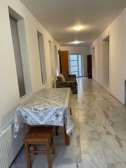 Casă cu 3 camere în Central
