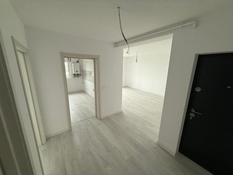 Apartament cu 2 camere decomandat în Girocului