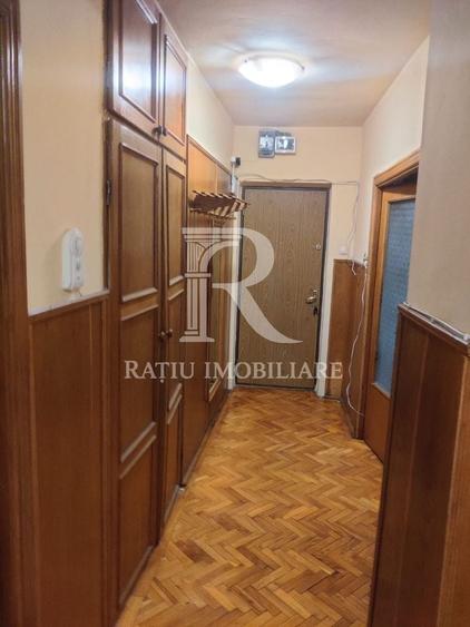 Apartament cu 3 camere decomandat, mobilat în Cetății