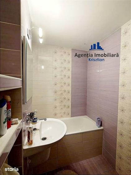 Apartament cu 4 camere decomandat în Burdea