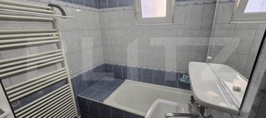 Apartament cu 3 camere decomandat, mobilat în Micro 16