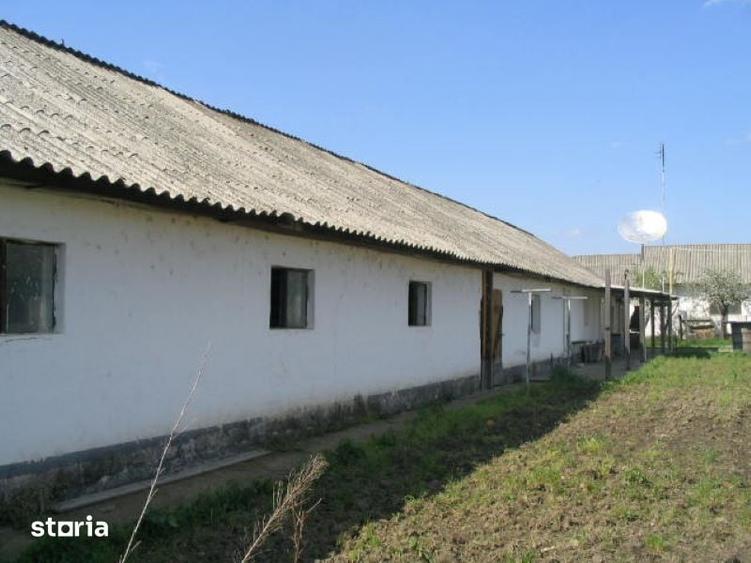 Teren de 6158 mp, în Central