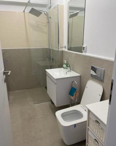 Apartament cu 2 camere semidecomandat, mobilat în Bucureștii Noi