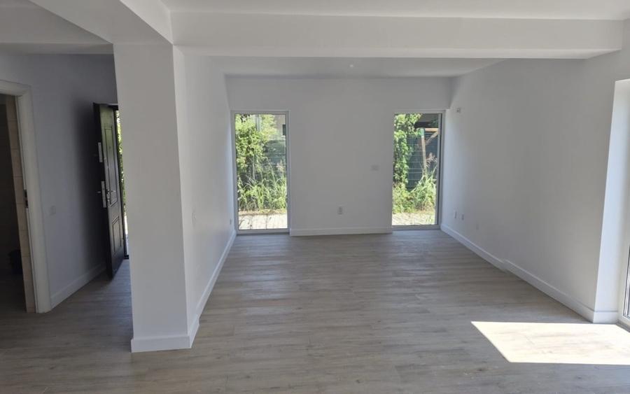Duplex cu 4 camere cu Canalizare în Odăi