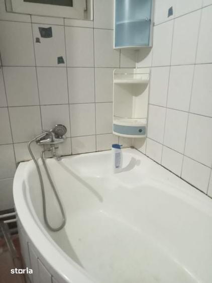 Inchiriez apartament 2 camere sector 4 - 8