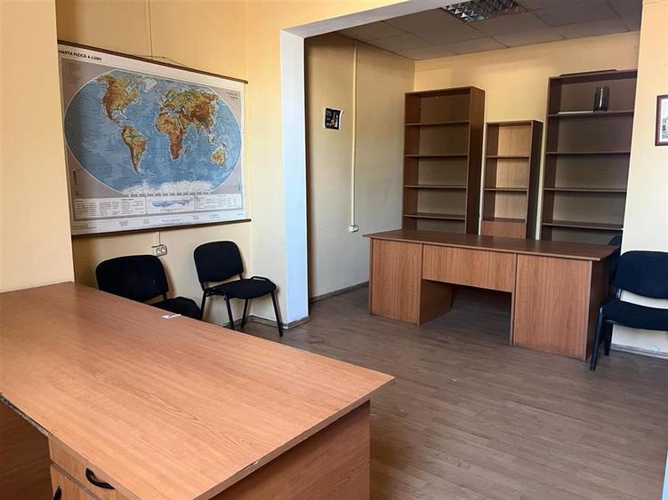 Birou, de 220 mp, în Iosia