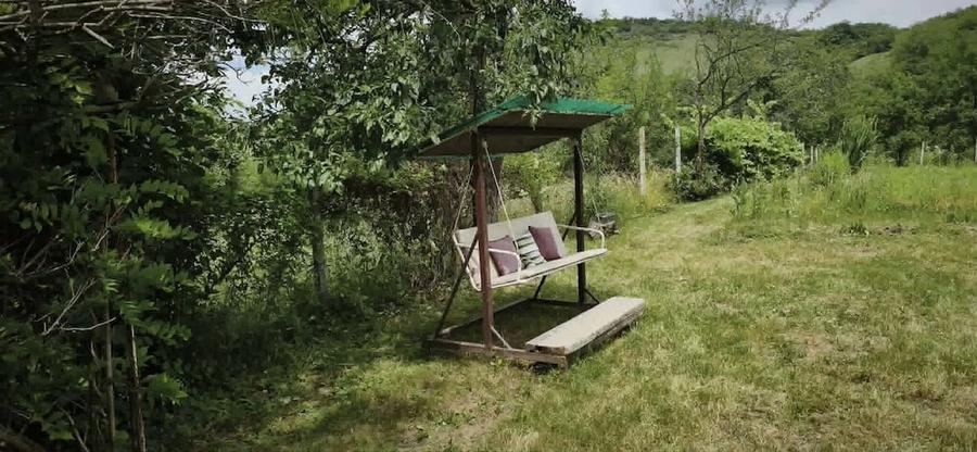 Casă cu Teren 1000 Mp în Porumbeni