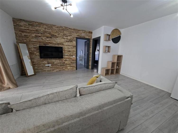 Apartament cu 3 camere circular, mobilat în Iris