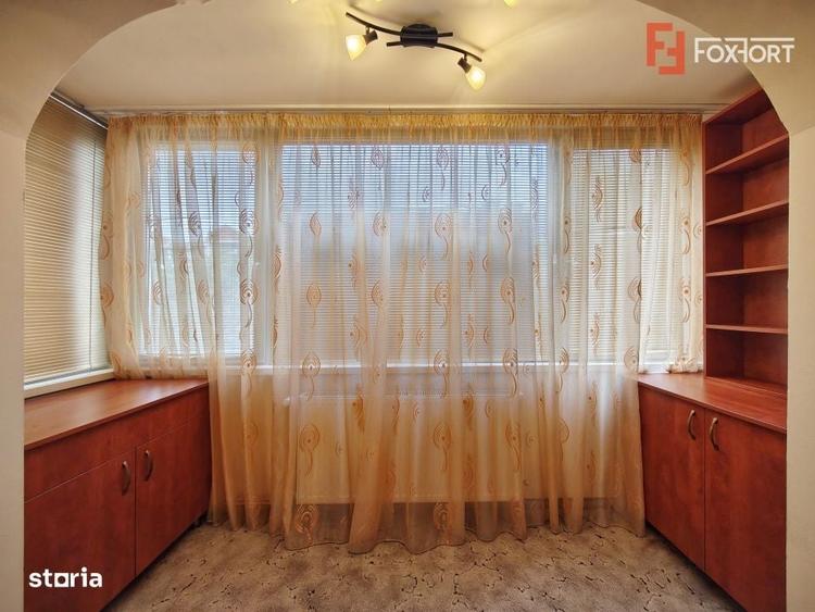 Apartament cu 3 camere decomandat în Girocului
