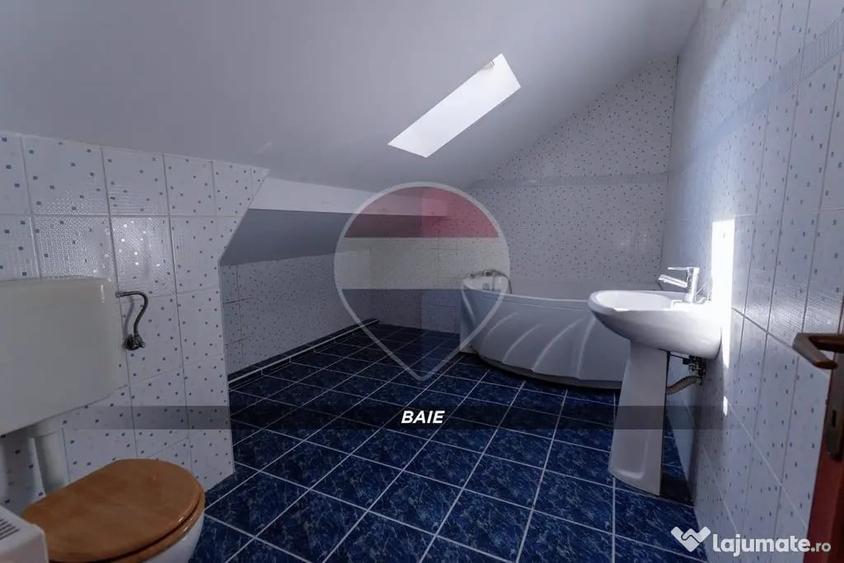 Apartament cu 7 camere decomandat în Central