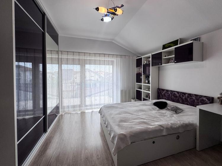 Casă individuală cu 5 camere cu Canalizare în Ovidiu
