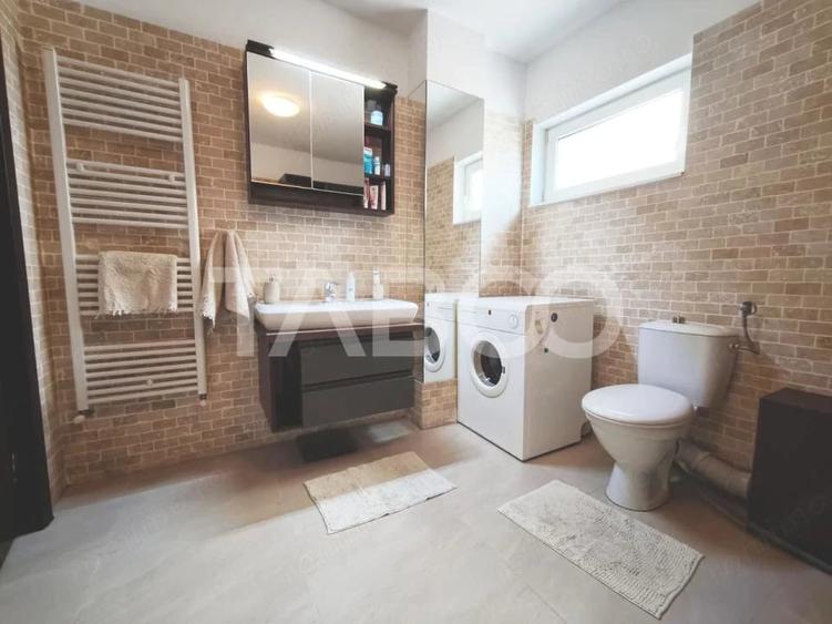 Apartament cu 4 camere semidecomandat în Între Lacuri