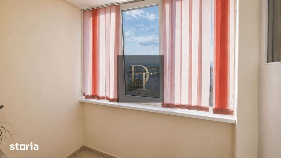 Apartament cu 2 camere decomandat în Tractorul