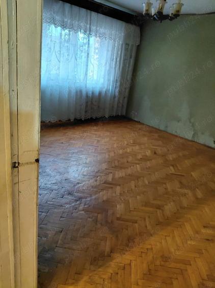 Apartament cu 3 camere decomandat în Traian