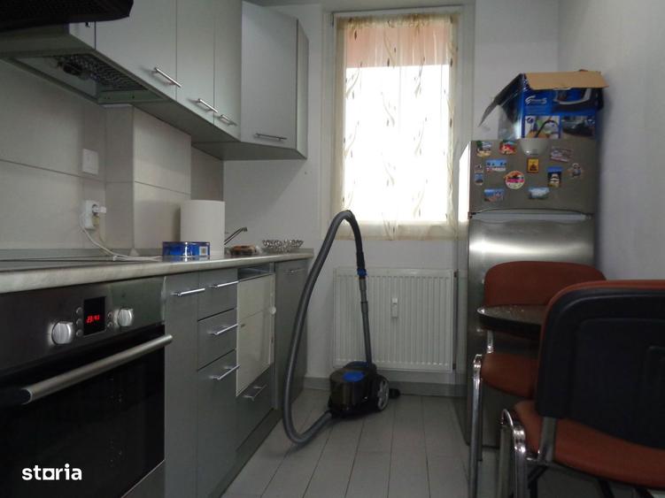 Garsonieră decomandată în UTA
