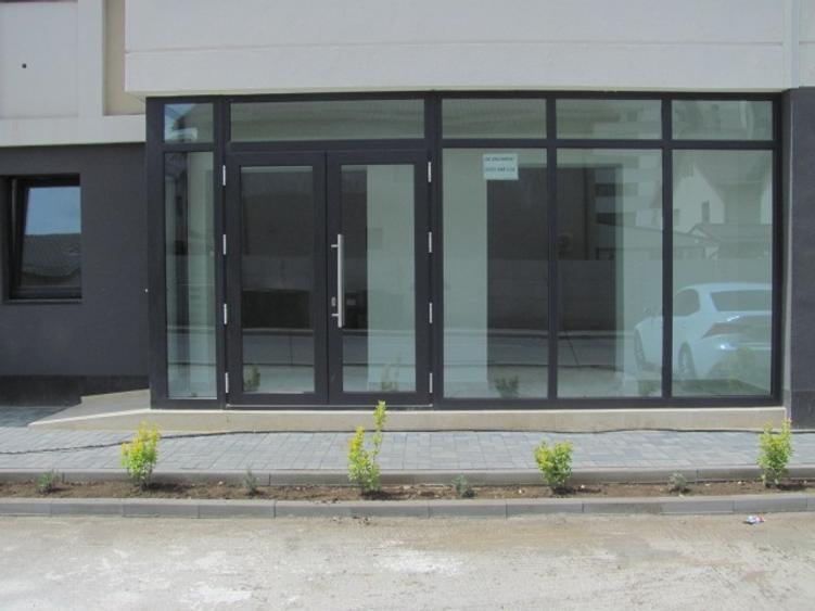 Spațiu comercial, de 65 mp, în Bragadiru