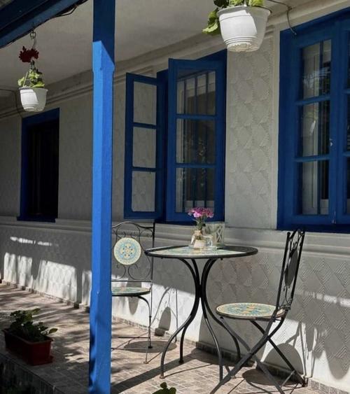 Casă cu 5 camere cu Teren 1424 Mp în Jurilovca