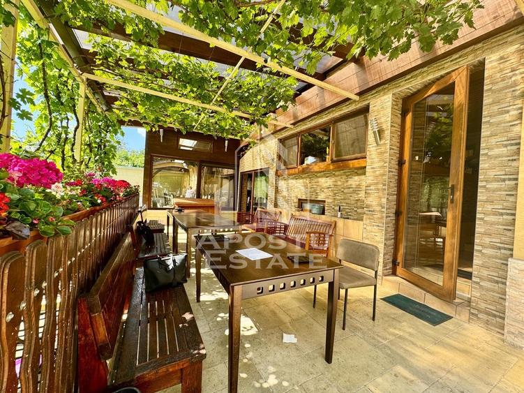 Casă individuală cu 16 camere cu Piscina în Ghirodei