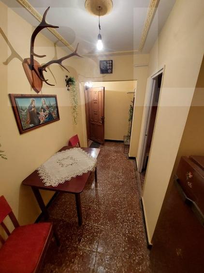 Apartament cu 3 camere semidecomandat, mobilat în Lugoj