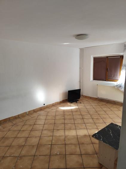 Apartament cu 3 camere decomandat în Dorobanți