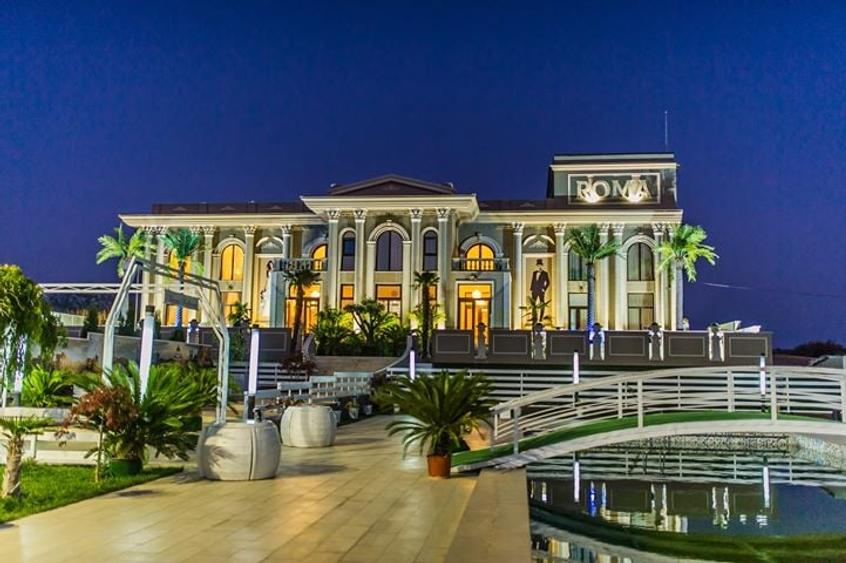 Spațiu comercial, de 1,570 mp, în Cârcea