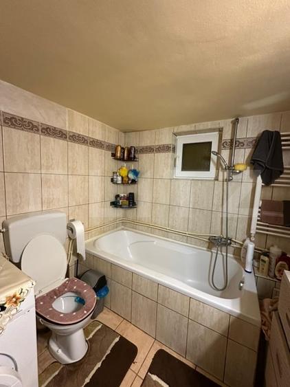 Casă individuală cu 6 camere cu Canalizare în Exterior Sud