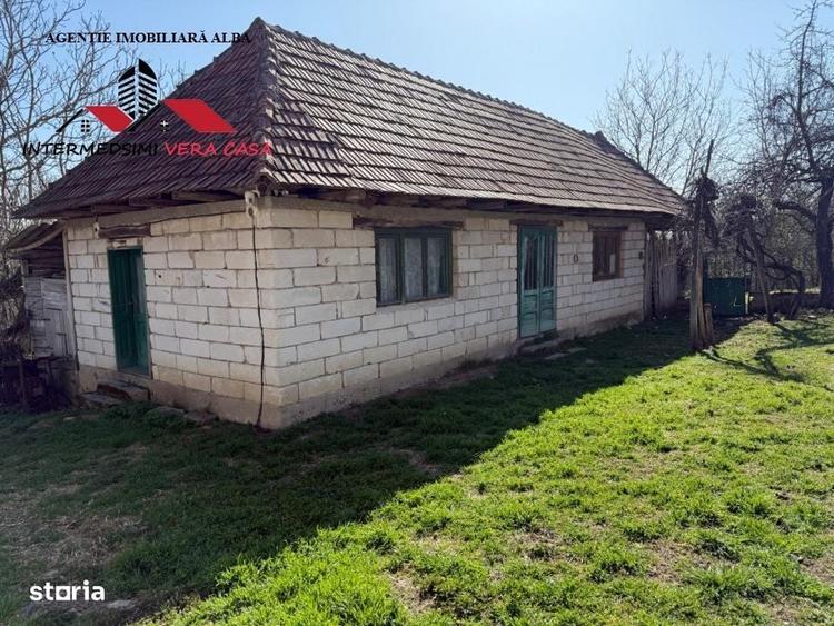 Casă cu 4 camere în Pârău lui Mihai