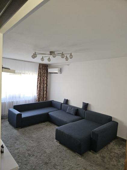 Apartament cu 2 camere decomandat în Trocadero