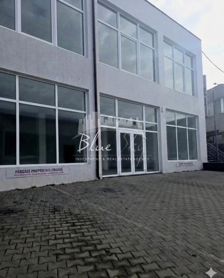 Spațiu comercial, de 464 mp, în Casa de Cultură