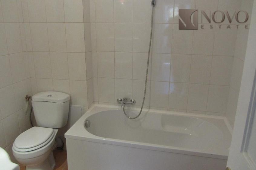 Apartament cu 4 camere decomandat în P-ța Sfântul Ștefan