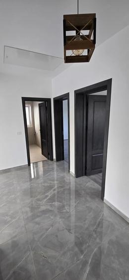 Casă cu 7 camere cu Teren 300 Mp în Central