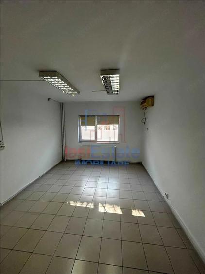 Apartament cu 2 camere semidecomandat în Filiași