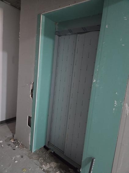 Garsonieră decomandată în Titan