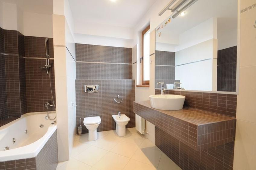 Apartament cu 6 camere decomandat, mobilat în Herăstrău