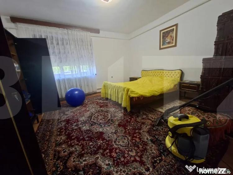 Casă cu 8 camere cu Teren 4500 Mp în Vâlcele