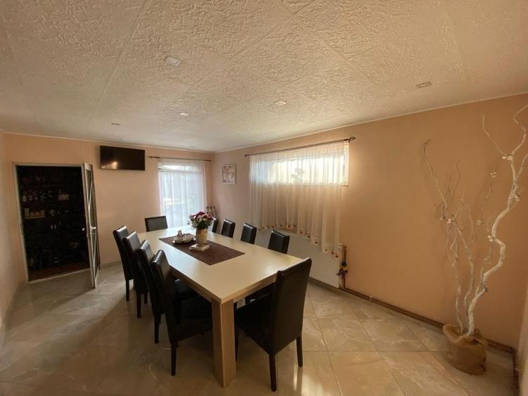 Casă cu 4 camere în Horia
