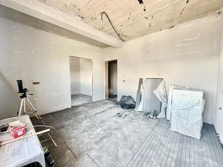Duplex cu 4 camere cu Canalizare în Moșnița Veche