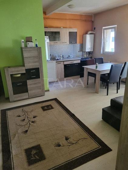 Apartament cu 3 camere decomandat în Florești